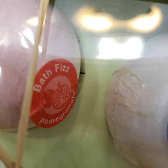RITE AID Bath New Pure Spring Bath Fizz Balls Fizzers Milk Honey